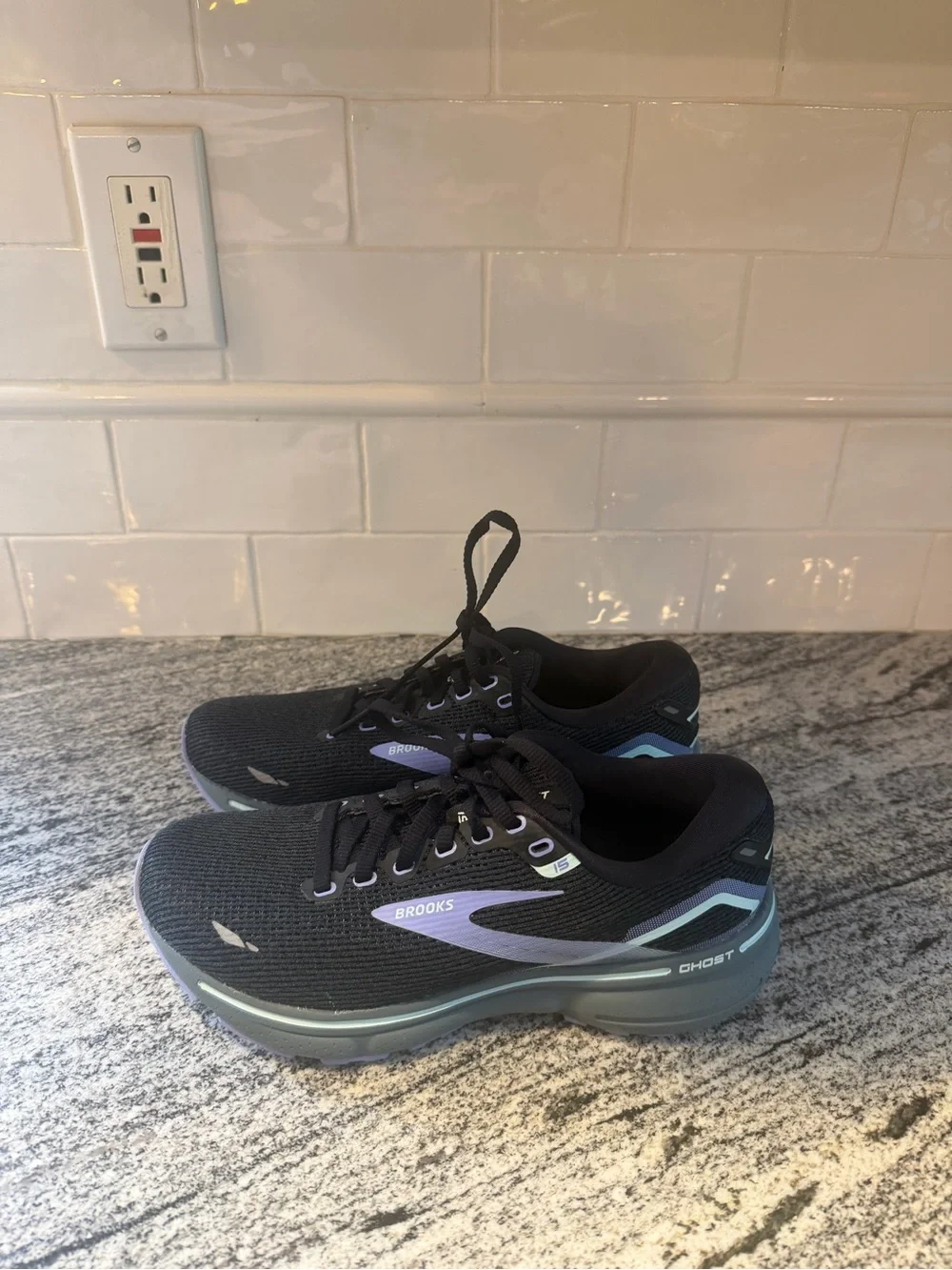 Women’s Brooks Ghost 15 Size 6